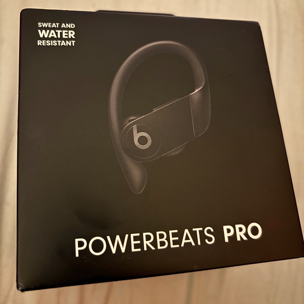 Powerbeats Pro Bluetooth Headphones Black in Perfect Condition Beats by Dre